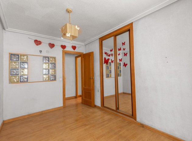 Resale - Apartment / Flat * - Torrevieja * - Habaneras