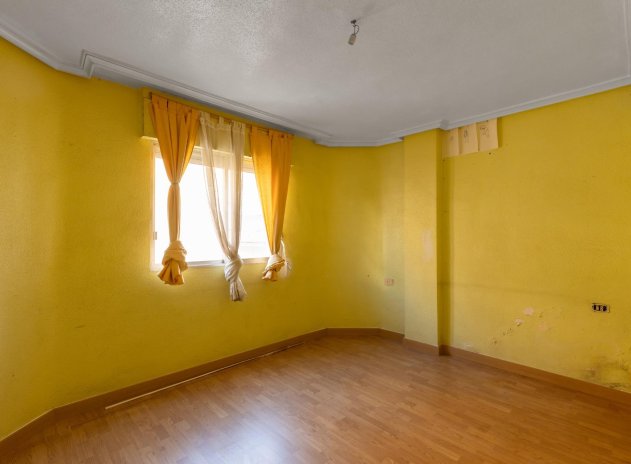 Resale - Apartment / Flat * - Torrevieja * - Habaneras