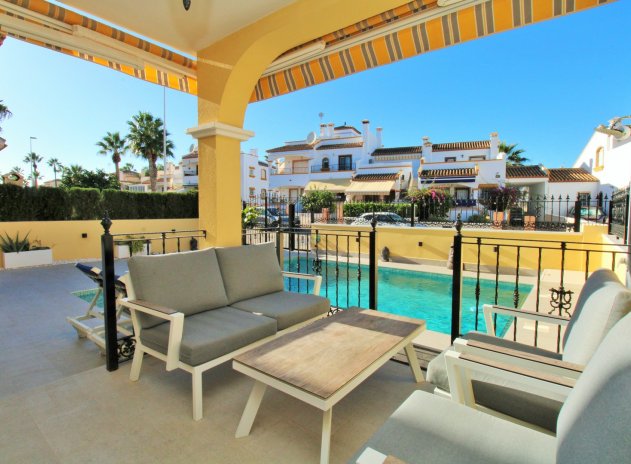 Herverkoop - Villa - Villamartin - Los Dolses