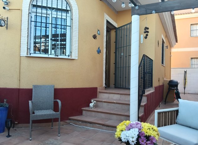 Wiederverkauf - Villa - Los Montesinos - La Herrada