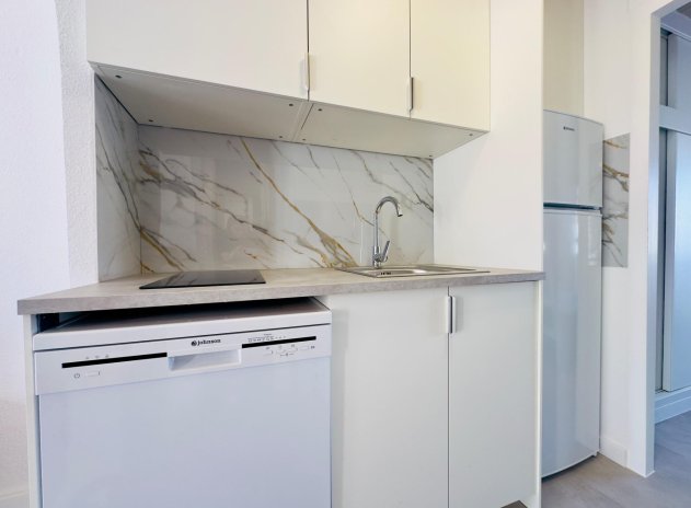 Resale - Apartment / Flat * - Torrevieja - Los Frutales