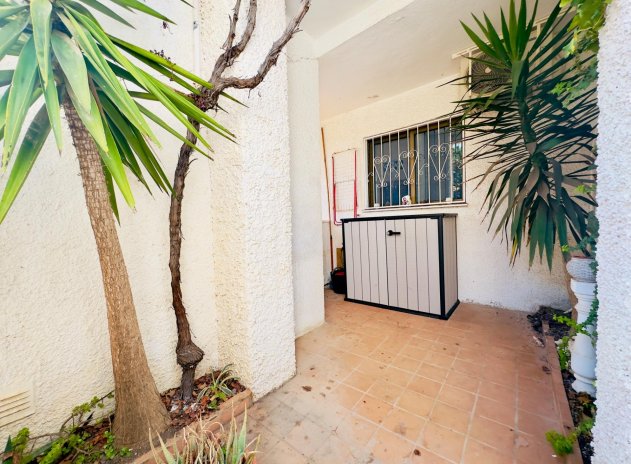 Resale - Apartment / Flat * - Torrevieja - Los Frutales