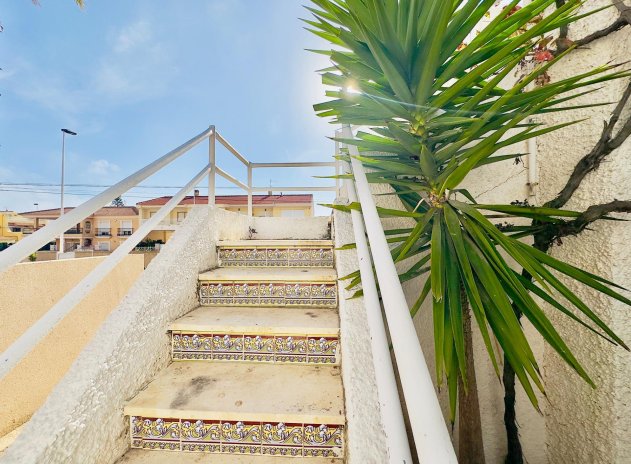 Resale - Apartment / Flat * - Torrevieja - Los Frutales