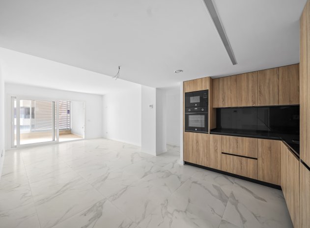 Resale - Apartment / Flat * - Torrevieja - Punta Prima *