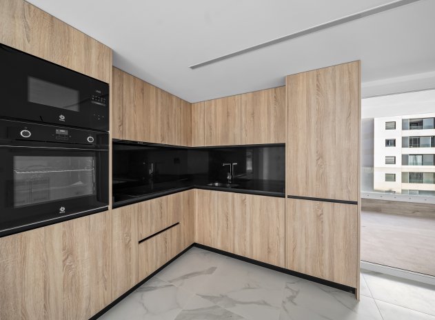 Resale - Apartment / Flat * - Torrevieja - Punta Prima *