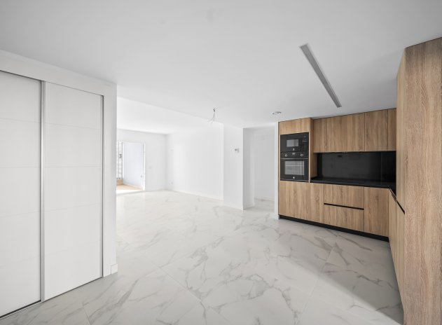 Resale - Apartment / Flat * - Torrevieja - Punta Prima *