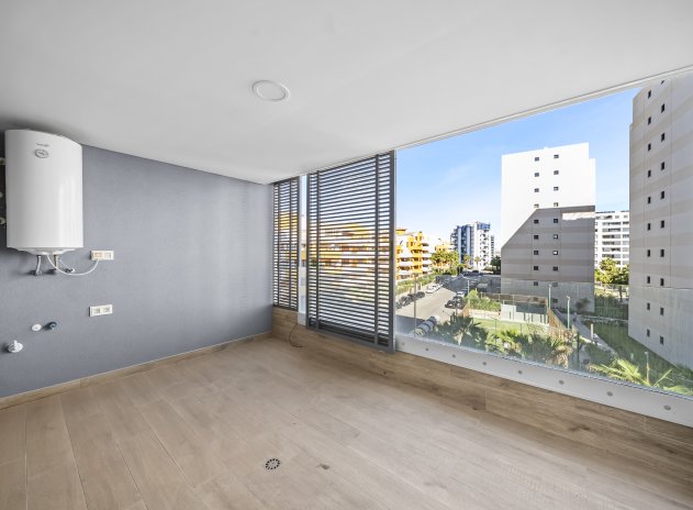 Resale - Apartment / Flat * - Torrevieja - Punta Prima *