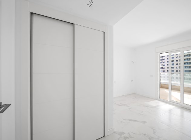 Resale - Apartment / Flat * - Torrevieja - Punta Prima *