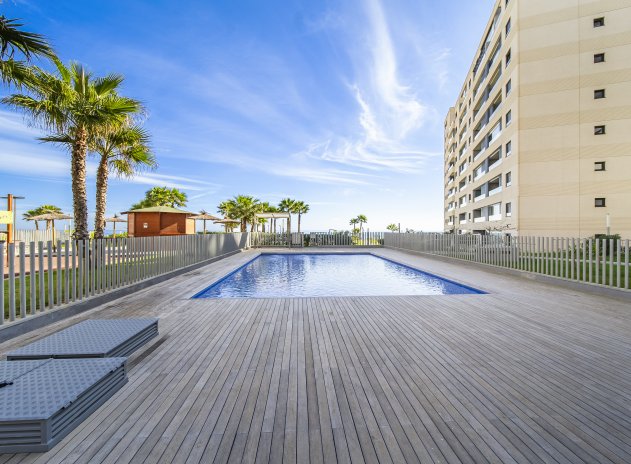 Resale - Apartment / Flat * - Torrevieja - Punta Prima *