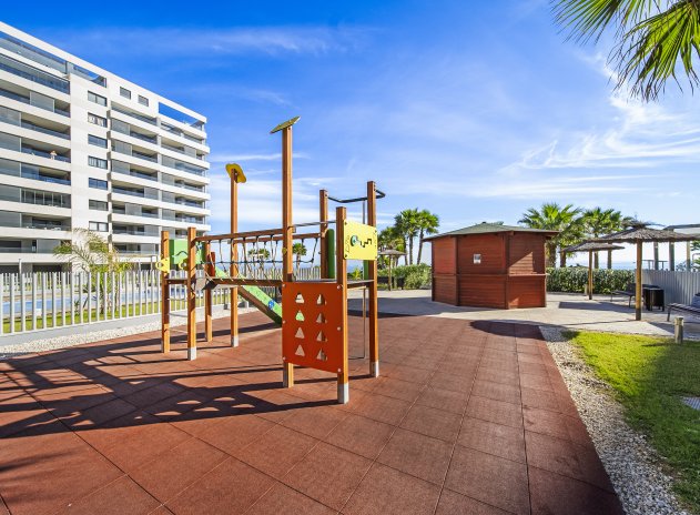 Resale - Apartment / Flat * - Torrevieja - Punta Prima *