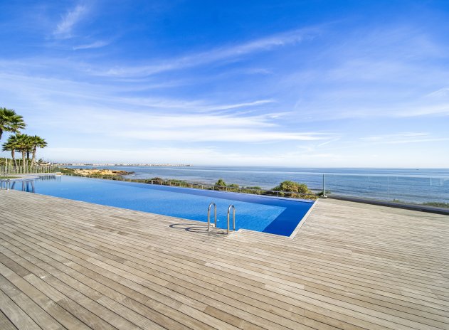 Resale - Apartment / Flat * - Torrevieja - Punta Prima *
