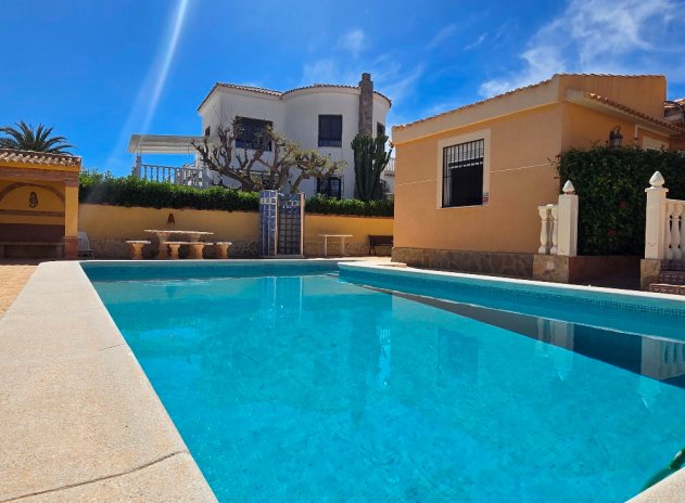 Herverkoop - Villa - Torrevieja - El chaparral