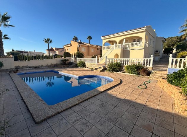 Reventa - Villa - Ciudad Quesada - La Fiesta