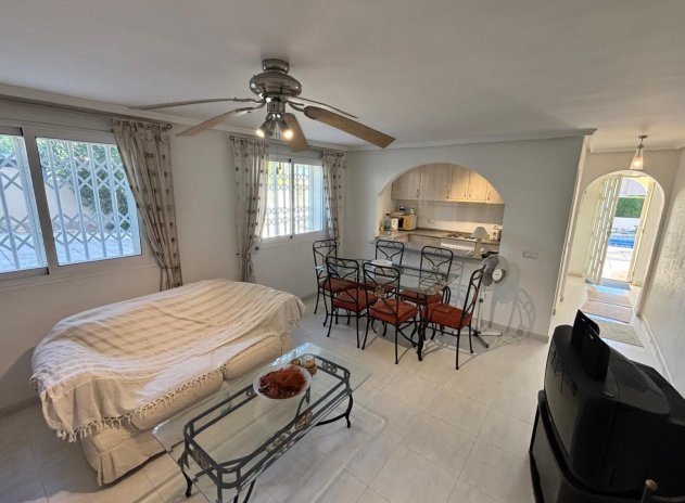 Reventa - Villa - Ciudad Quesada - La Fiesta