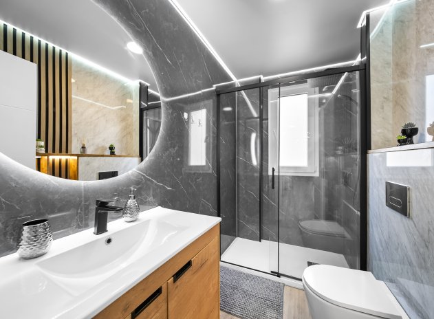 Resale - Apartment / Flat * - Torrevieja - Torrevieja *