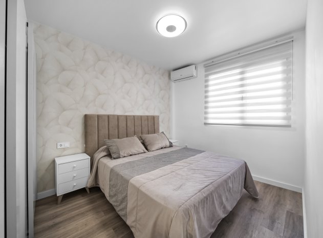 Resale - Apartment / Flat * - Torrevieja - Torrevieja *