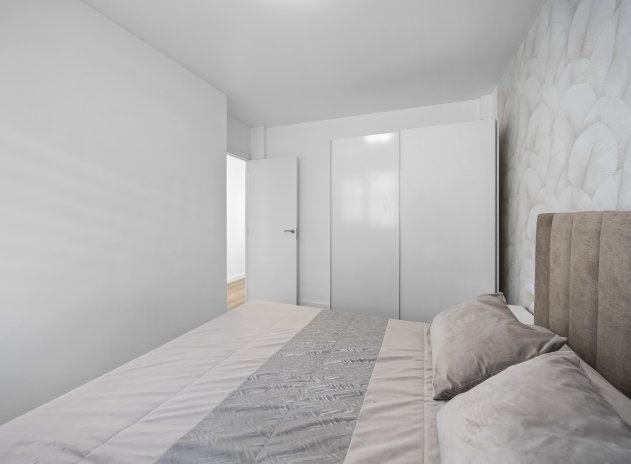 Resale - Apartment / Flat * - Torrevieja - Torrevieja *