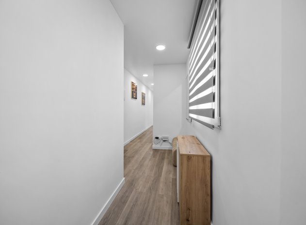 Resale - Apartment / Flat * - Torrevieja - Torrevieja *