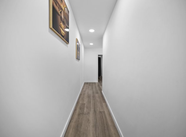 Resale - Apartment / Flat * - Torrevieja - Torrevieja *