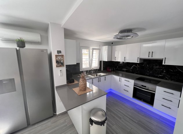 Herverkoop - Finca / Plattelands Woning - Elche Pedanías - La Marina