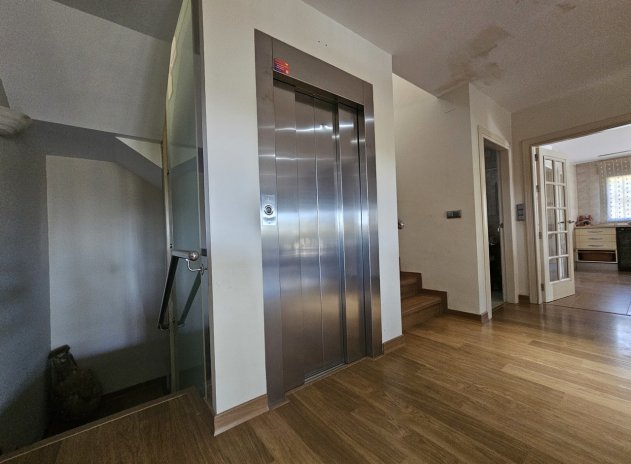 Resale - Villa * - La Manga del Mar Menor * - La Manga Del Mar Menor *