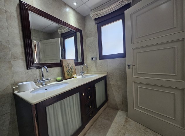 Resale - Villa * - La Manga del Mar Menor * - La Manga Del Mar Menor *