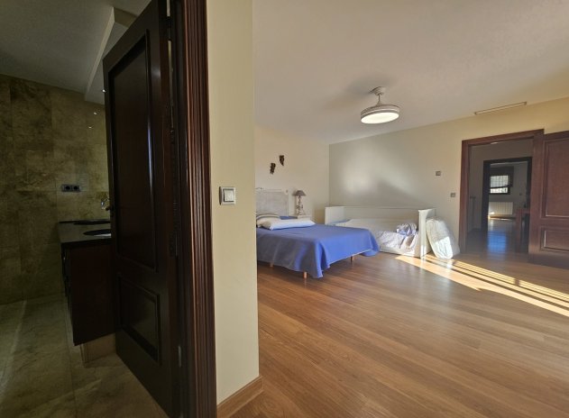 Resale - Villa * - La Manga del Mar Menor * - La Manga Del Mar Menor *