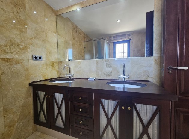 Resale - Villa * - La Manga del Mar Menor * - La Manga Del Mar Menor *