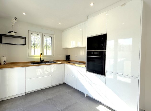 Herverkoop - Villa - Orihuela