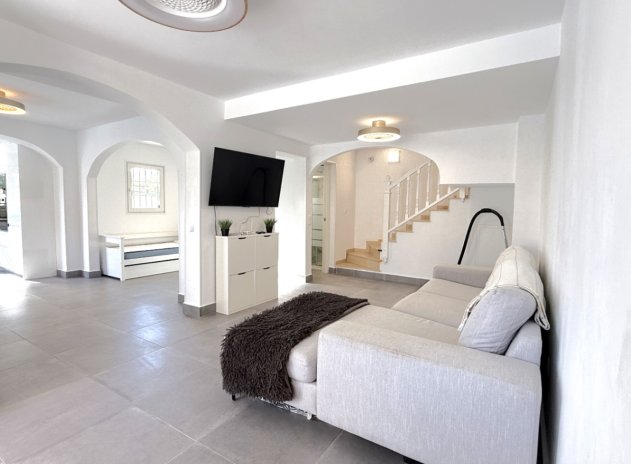 Herverkoop - Villa - Orihuela