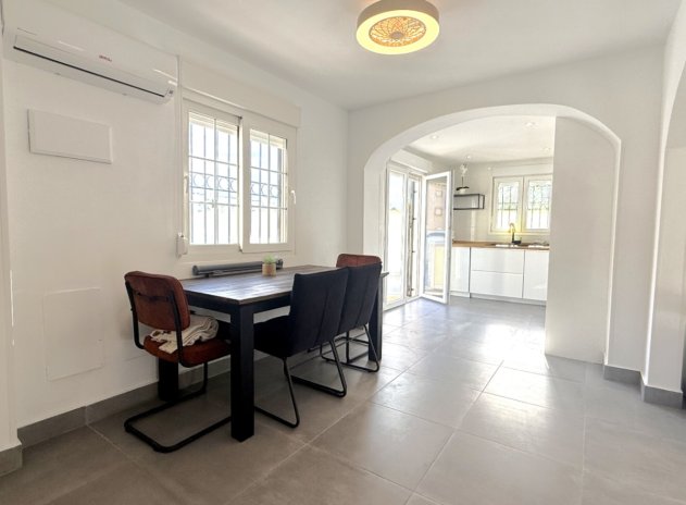 Herverkoop - Villa - Orihuela