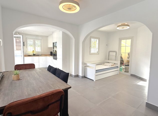 Herverkoop - Villa - Orihuela