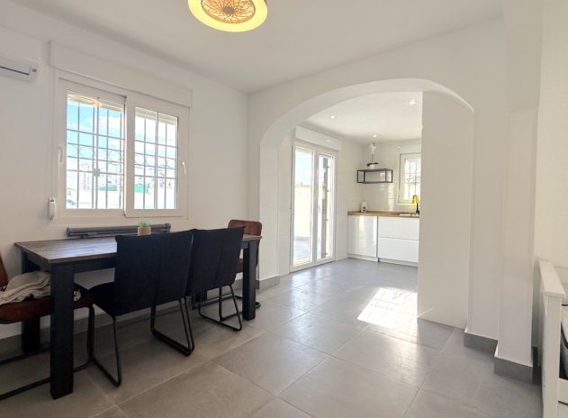 Herverkoop - Villa - Orihuela