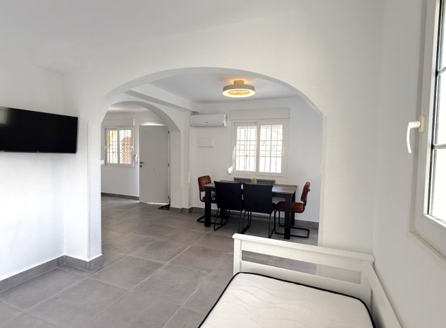 Herverkoop - Villa - Orihuela