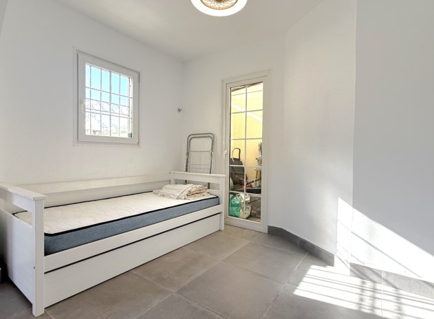 Herverkoop - Villa - Orihuela