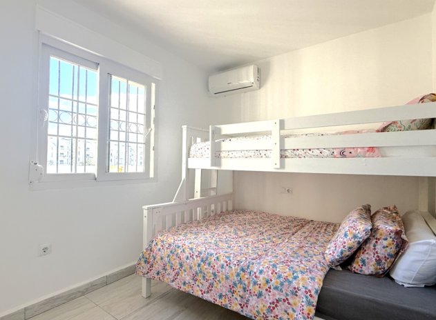 Herverkoop - Villa - Orihuela