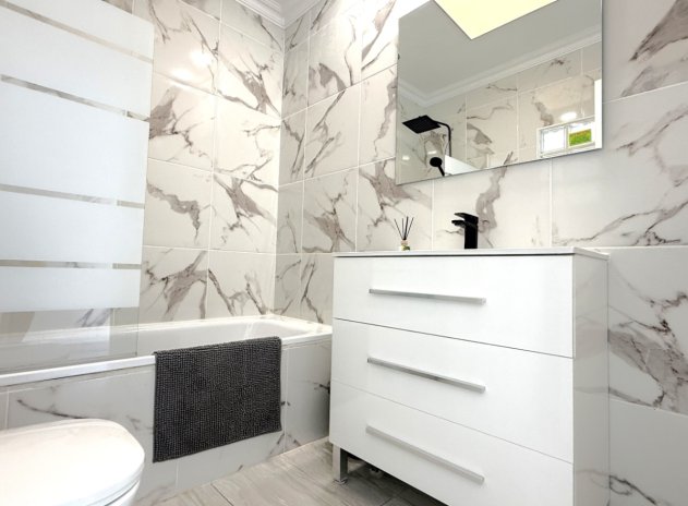 Herverkoop - Villa - Orihuela