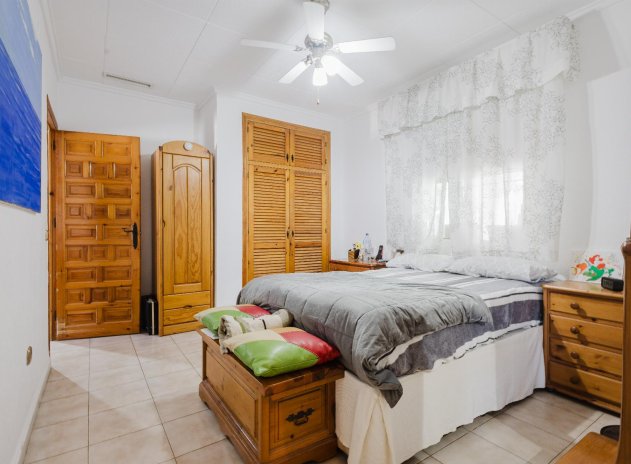 Reventa - Apartamento / Piso - Torrevieja - La Siesta