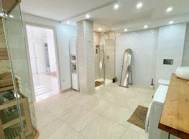 Resale - Villa * - Orihuela Costa * - Los Altos *