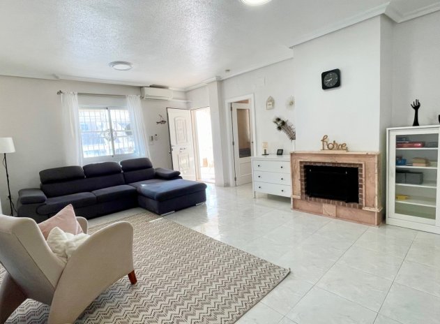 Resale - Villa * - Orihuela Costa * - Los Altos *