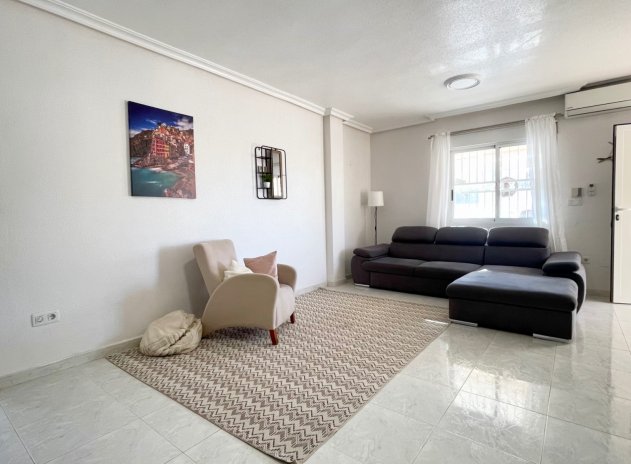 Resale - Villa * - Orihuela Costa * - Los Altos *