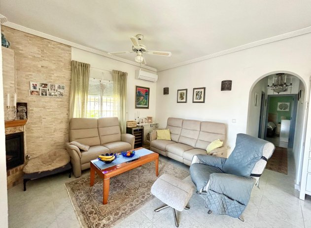 Resale - Villa * - Torrevieja * - La Siesta