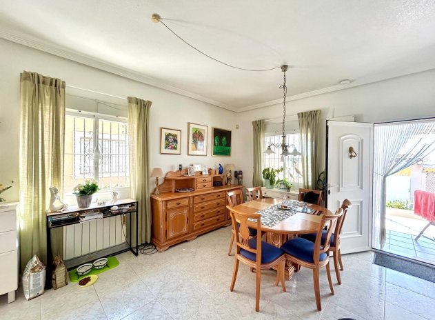 Resale - Villa * - Torrevieja * - La Siesta