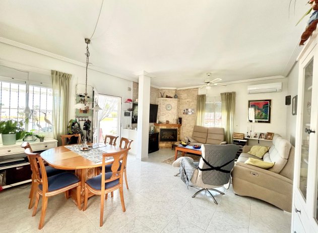 Resale - Villa * - Torrevieja * - La Siesta