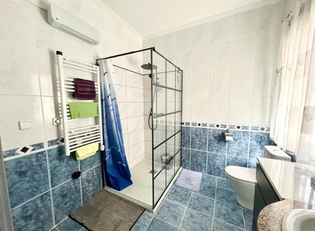 Resale - Villa * - Torrevieja * - La Siesta