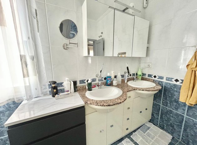 Resale - Villa * - Torrevieja * - La Siesta