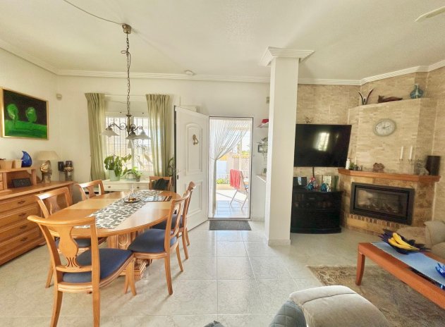 Resale - Villa * - Torrevieja * - La Siesta