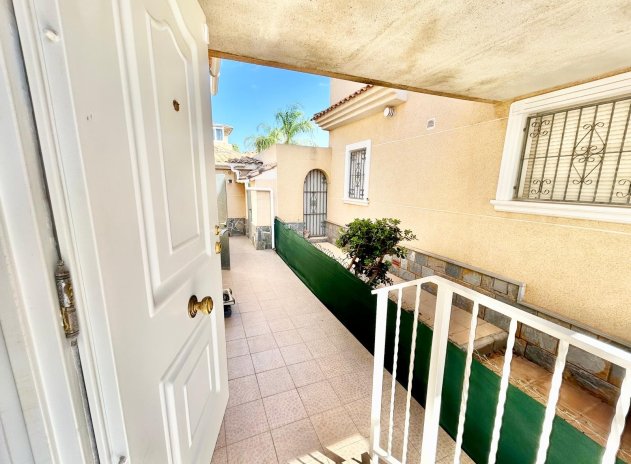 Resale - Villa * - Torrevieja * - La Siesta