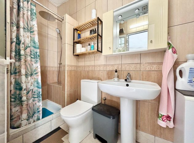 Resale - Villa * - Torrevieja * - La Siesta