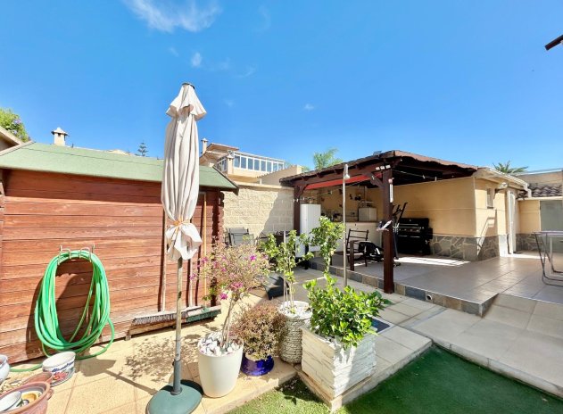 Resale - Villa * - Torrevieja * - La Siesta